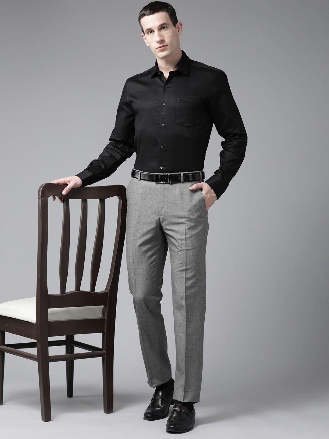 Park Avenue Men Checked Smart Fit Low-Rise Trousers
