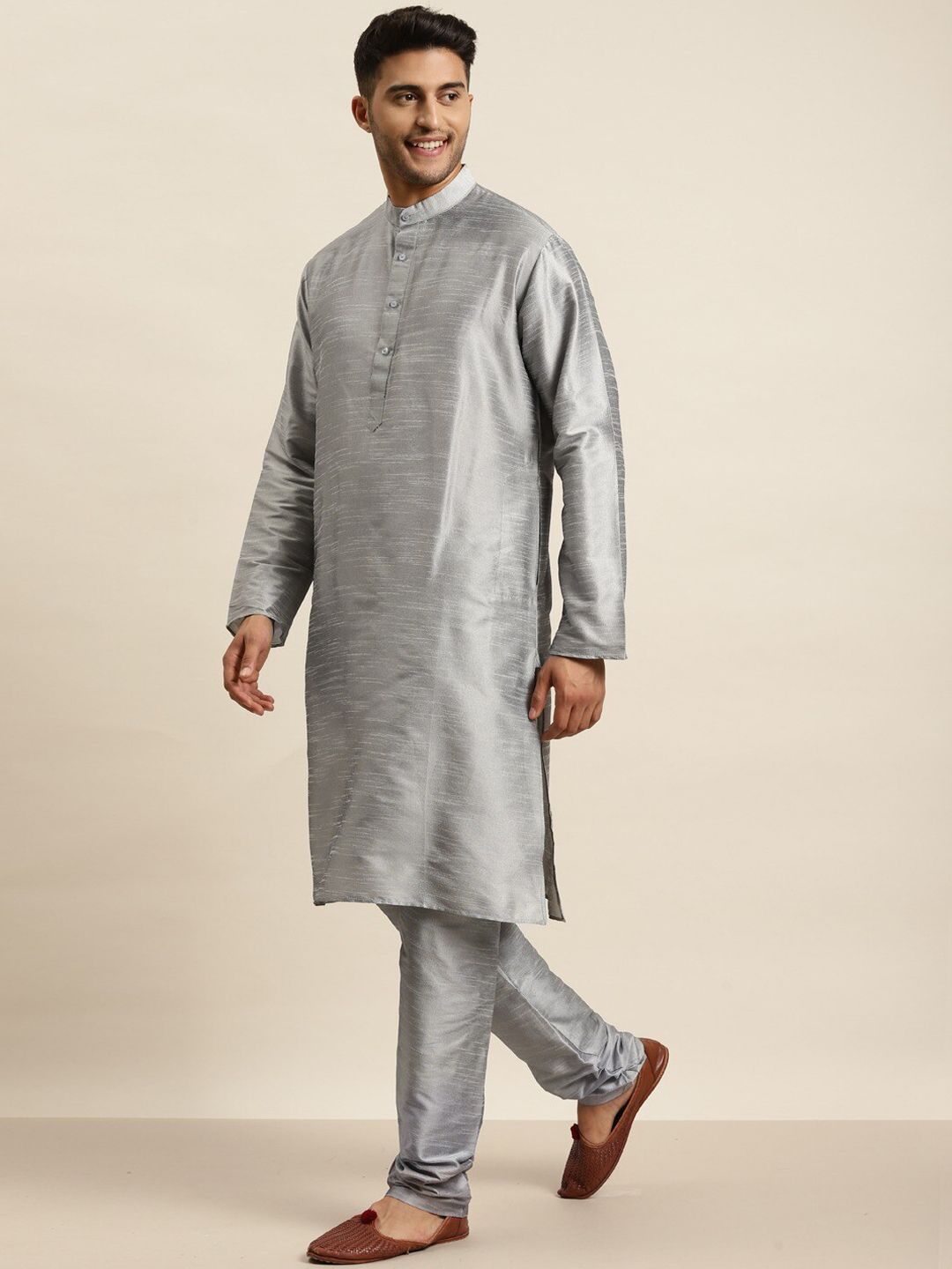 SOJANYA Mandarin Collar Regular Kurta With Churidar & Nehru Jacket