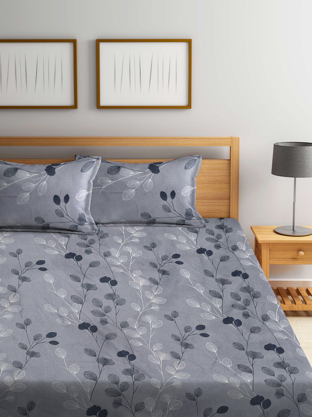KLOTTHE Grey Floral 300 TC Super King Bedsheet with 2 Pillow Covers