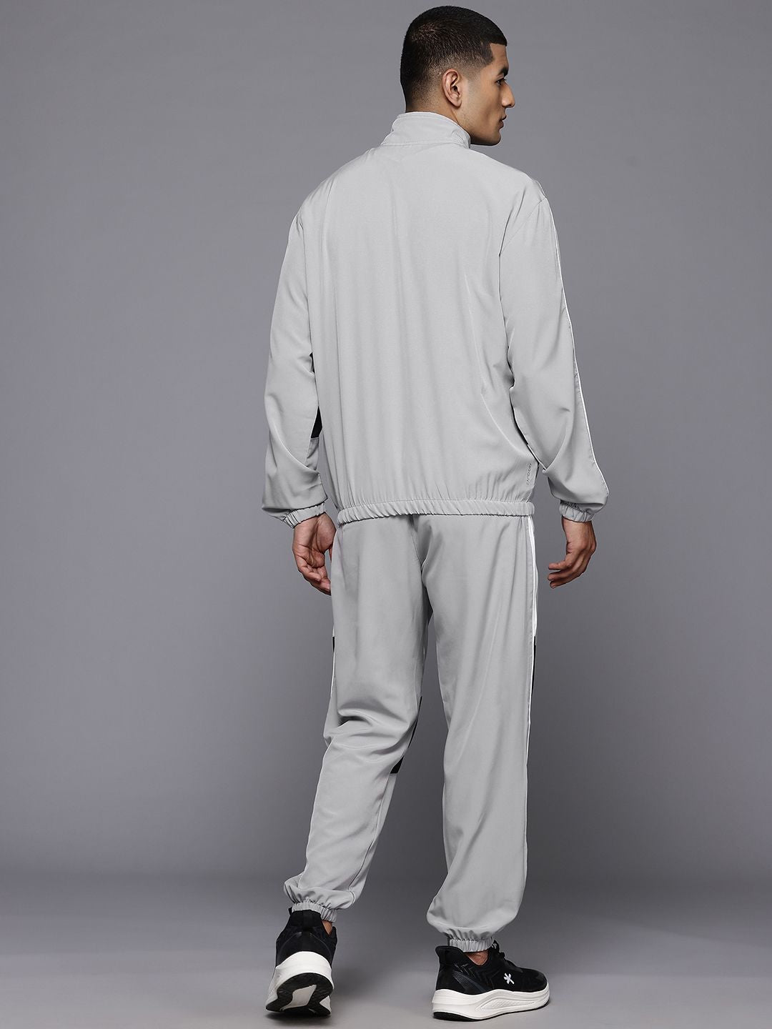 HRX by Hrithik Roshan Men Colourblock Rapid-Dry Lifestyle Tracksuit
