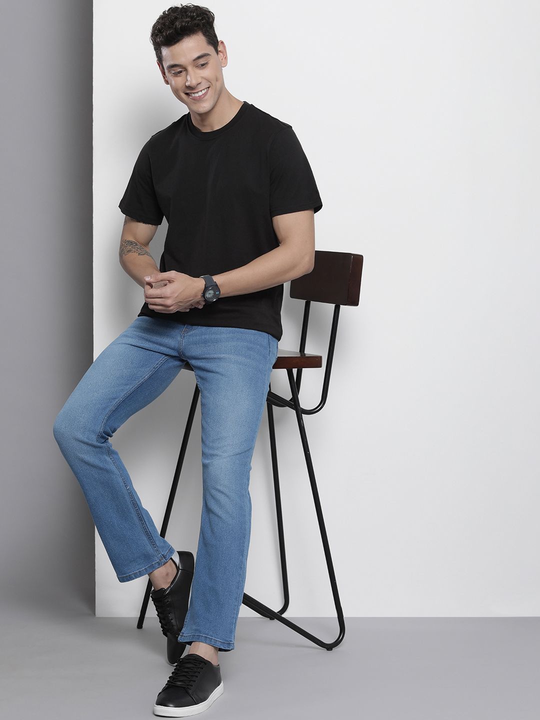 The Indian Garage Co Men Blue Bootcut Light Fade Stretchable Jeans