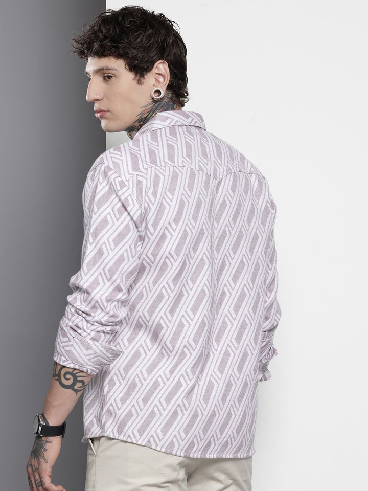 The Indian Garage Co Men Relaxed Fit Textured Resort Wear Jacquard Shirt