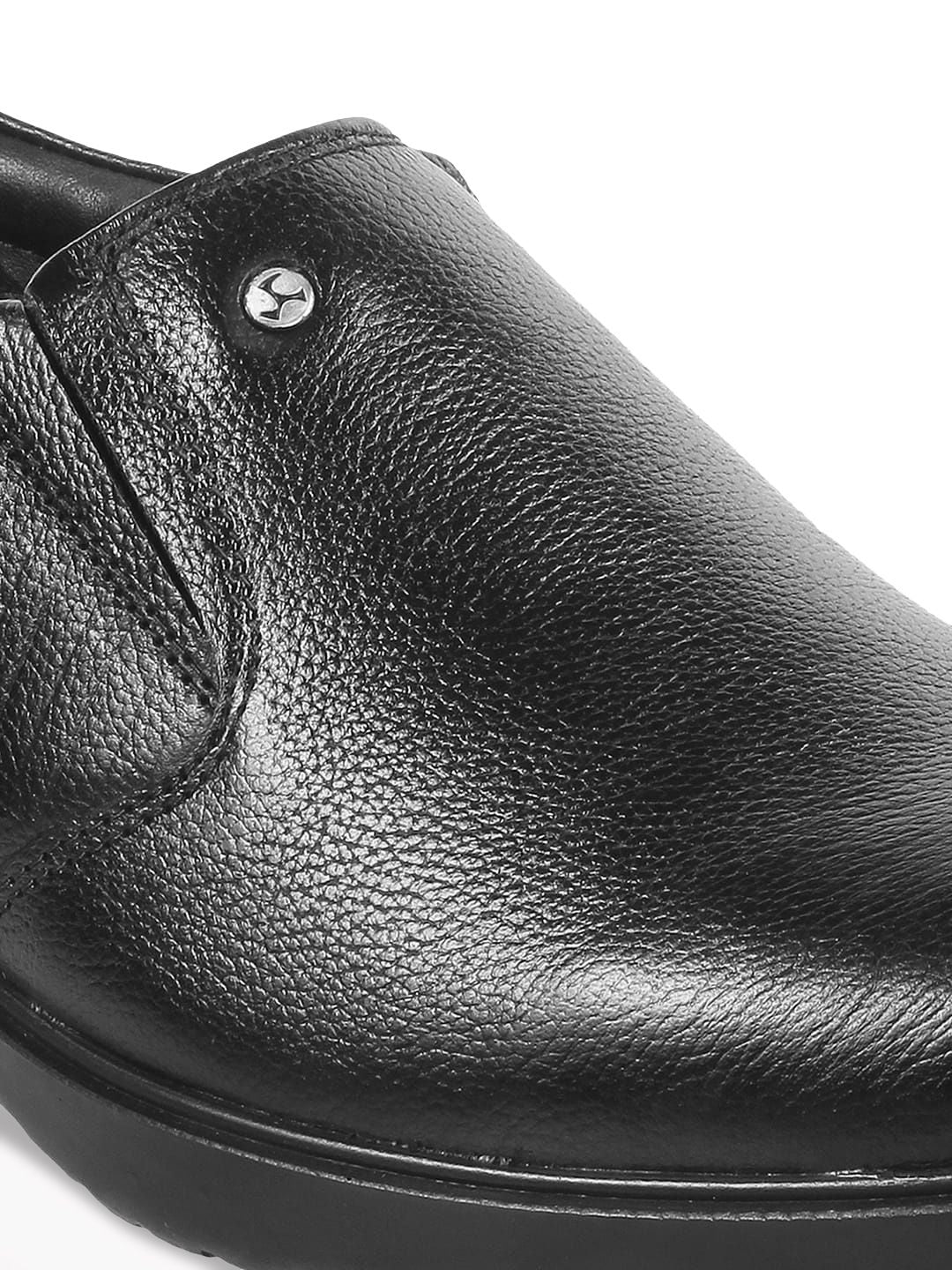 Mochi Men Black Textured Formal Loafers