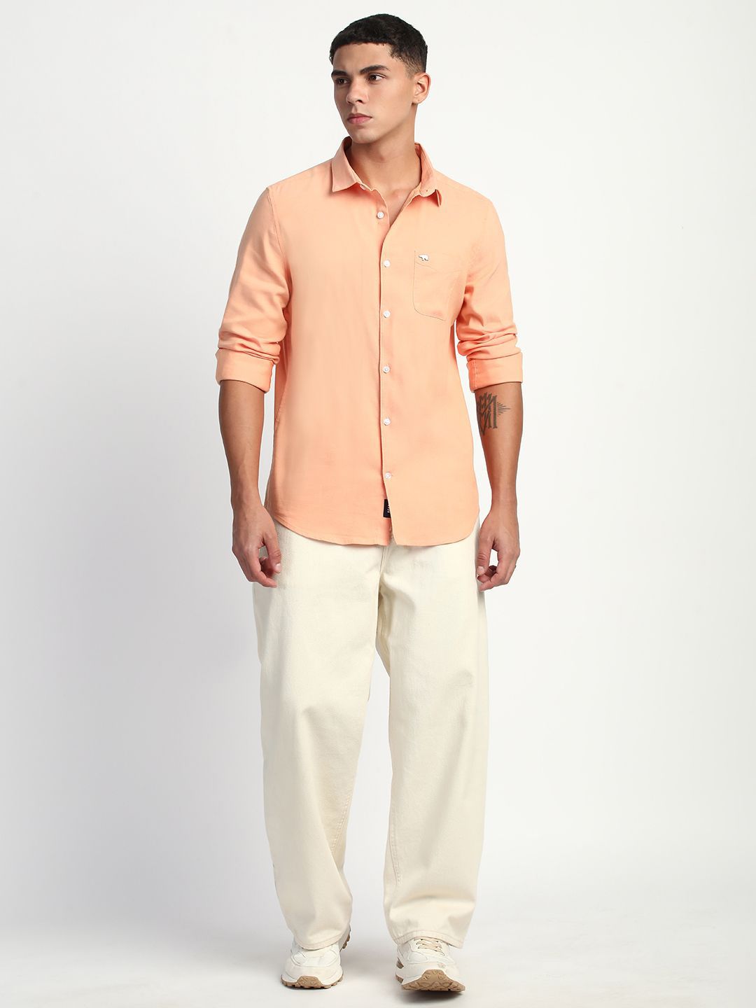 THE BEAR HOUSE Men Solid Slim Fit Casual Shirt