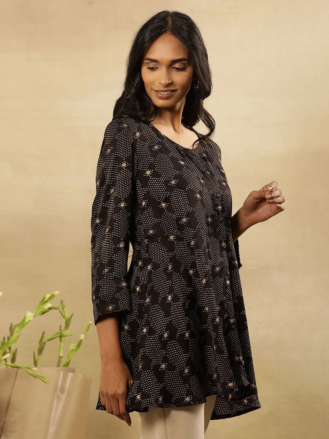 W Round Neck Three Quarter Sleeves Floral Print Top