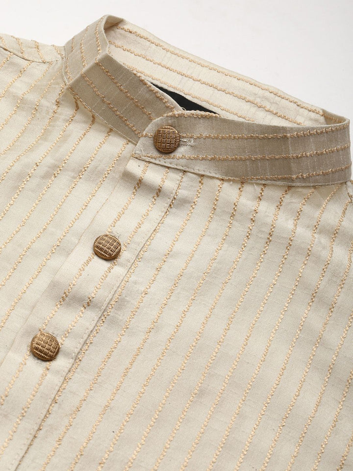 SOJANYA Kurta Berwarna Krim & Beige Lelaki dengan Jaket Churidar & Nehru