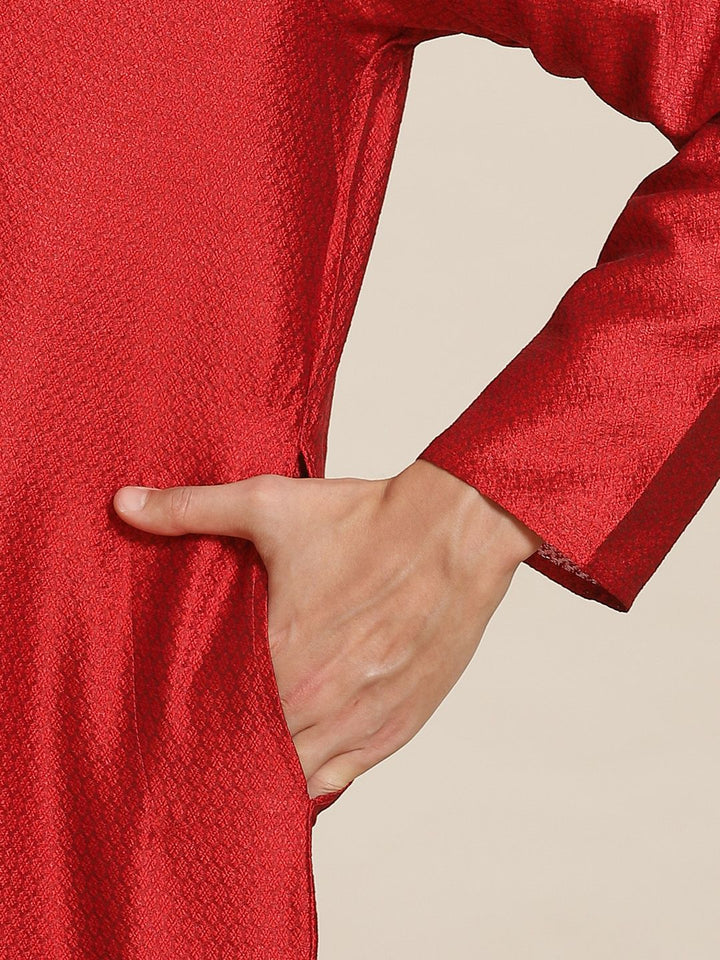 SOJANYA Kurta Rekaan Tenunan Merah Lelaki