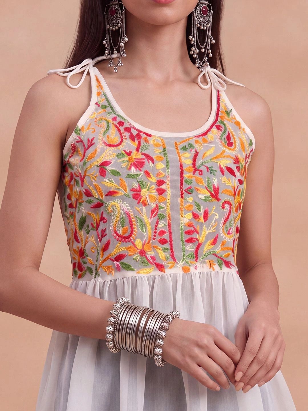 House of Chikankari Women Floral Embroidered Thread Work Floral Georgette Kurta