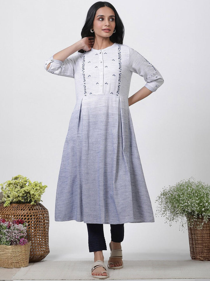 W Women Ethnic Motifs Striped Regular Thread Work Pure Cotton Kurta With Trousers