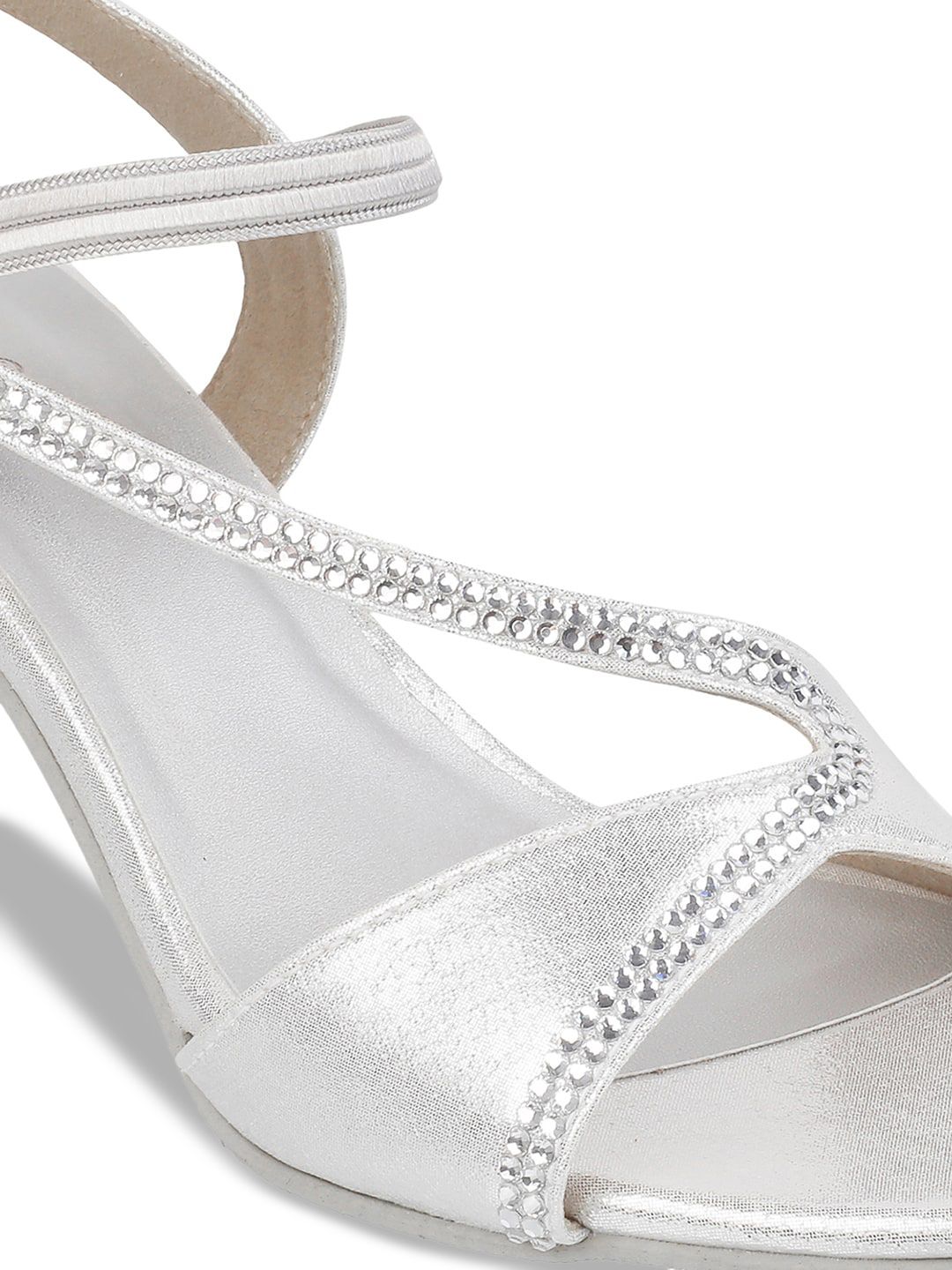 Metro Women Silver-Toned Kitten Heel Sandals