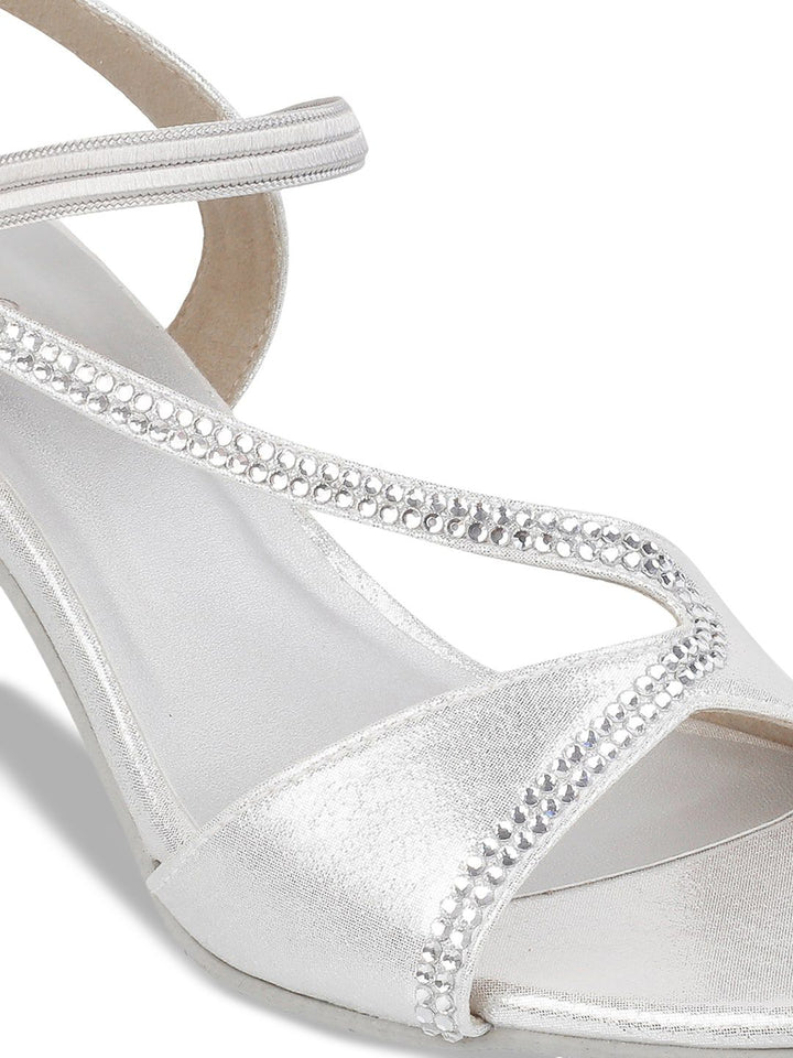 Metro Women Silver-Toned Kitten Heel Sandals
