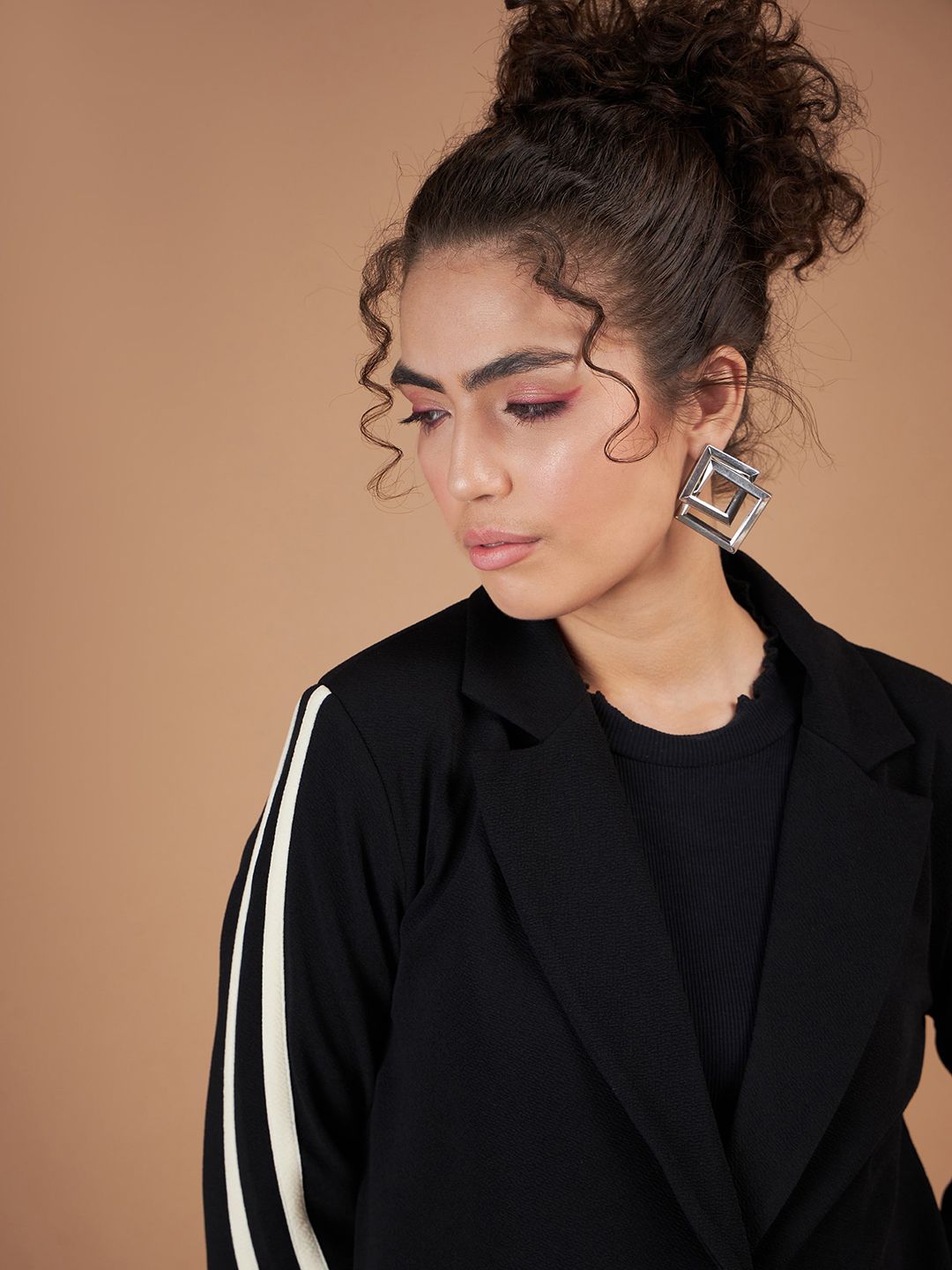 SASSAFRAS Black Notched Lapel Collar Blazer With Trousers