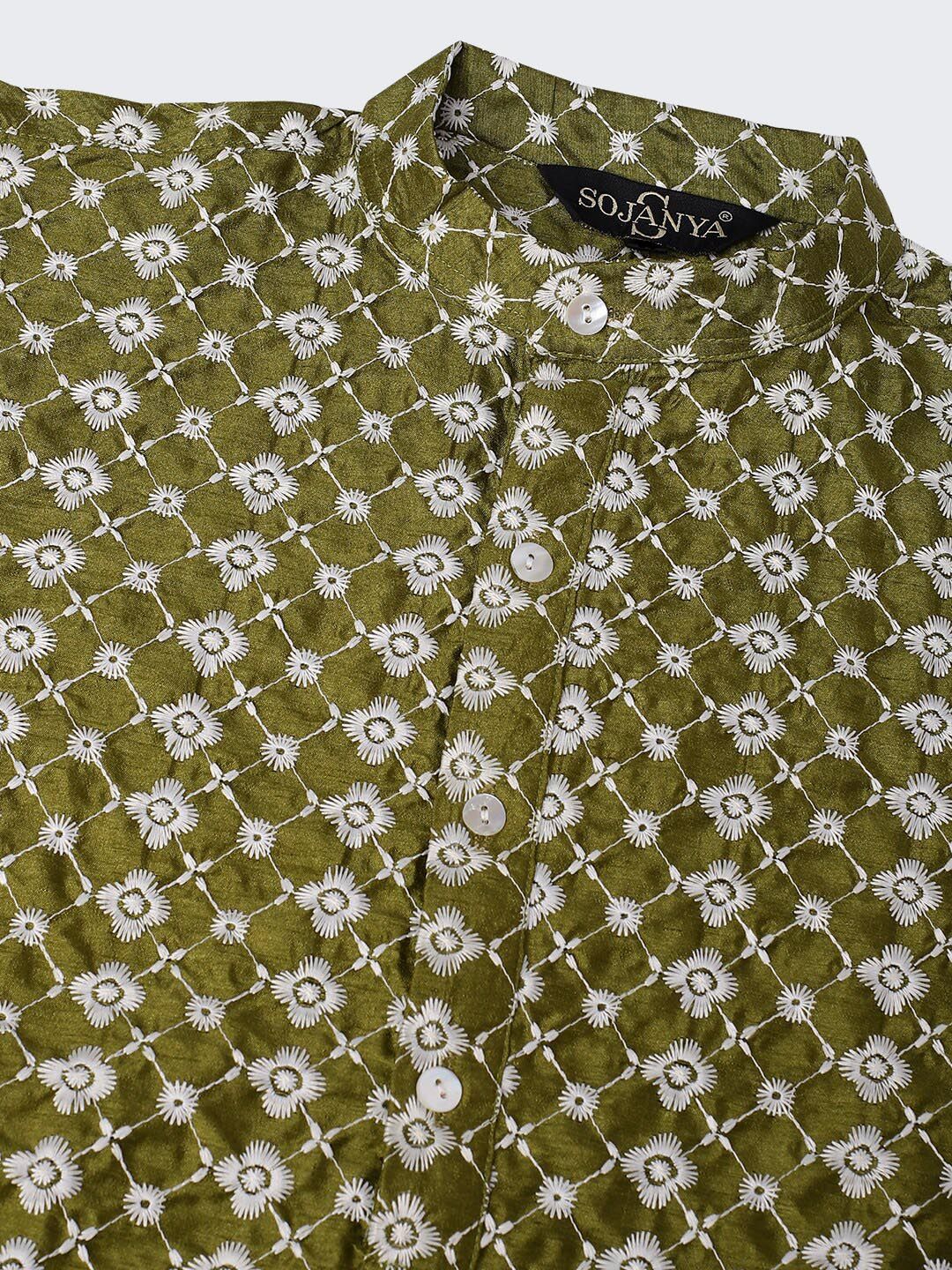 SOJANYA Floral Embroidered Thread Work Straight Kurta