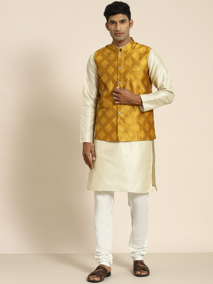 SOJANYA Men Woven Design Kurta with Churidar with Nehru Jacket