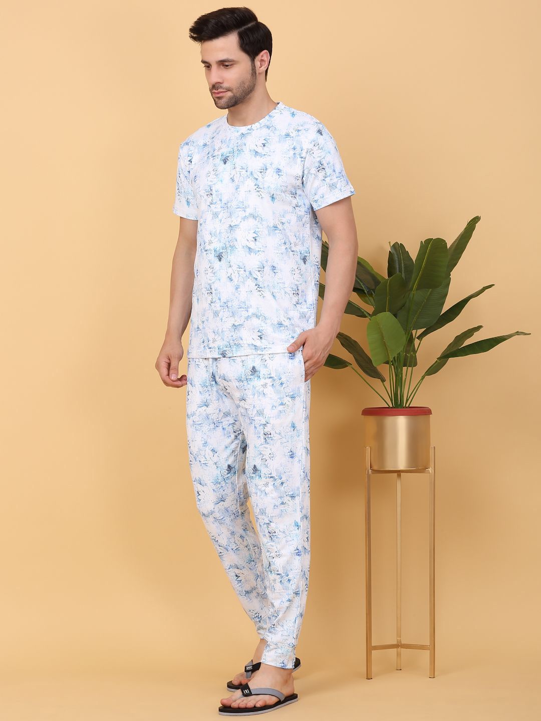 Sweet Dreams White & Blue Abstract Printed Round Neck Night suit