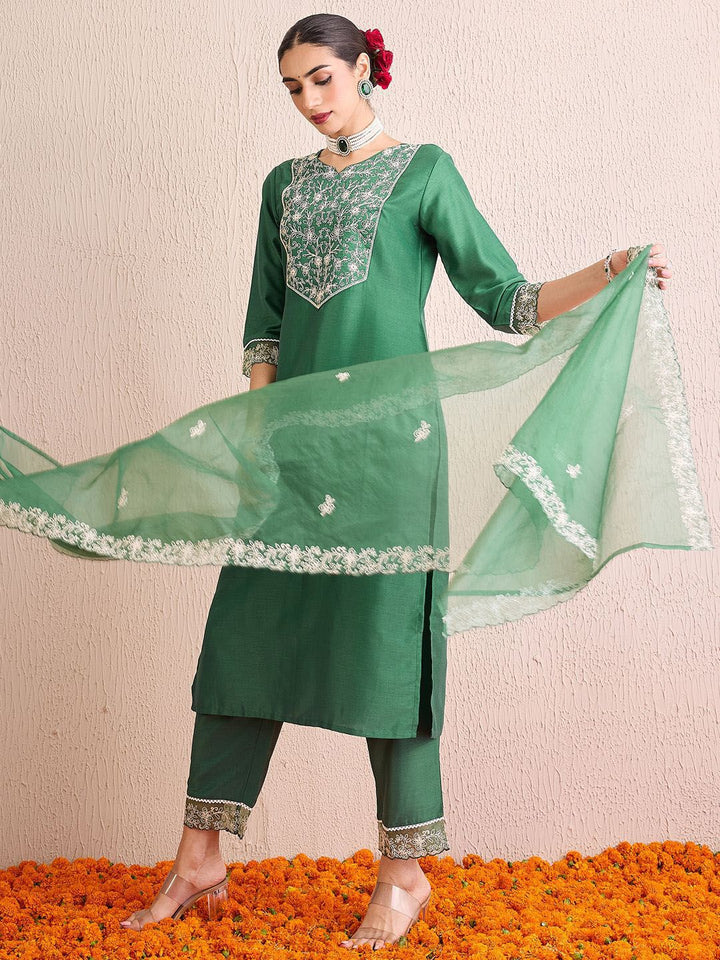 Indo Era Women Ethnic Motifs Yoke Design Regular Thread Work Kurta with Trousers & With Dupatta