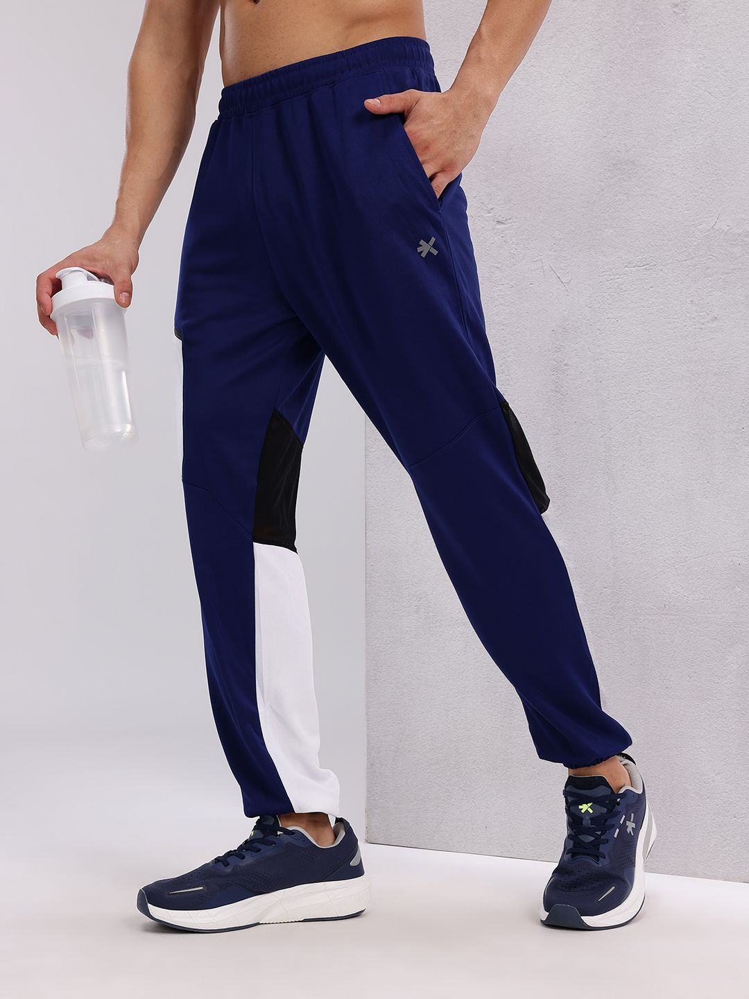 HRX by Hrithik Roshan Men Colourblocked Mid-Rise Rapid-Dry Regular Fit Running Joggers
