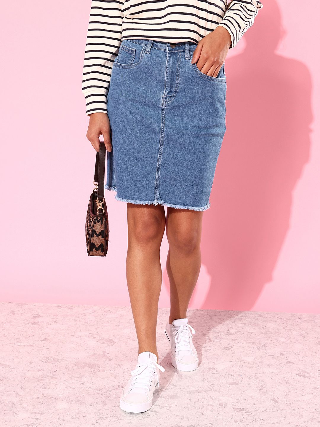 DressBerry Stylish Blue Solid 70s Mini Skirt