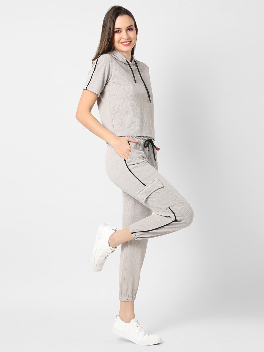 Campus Sutra Women Grey Solid Hooded T-Shirt with Trousers
