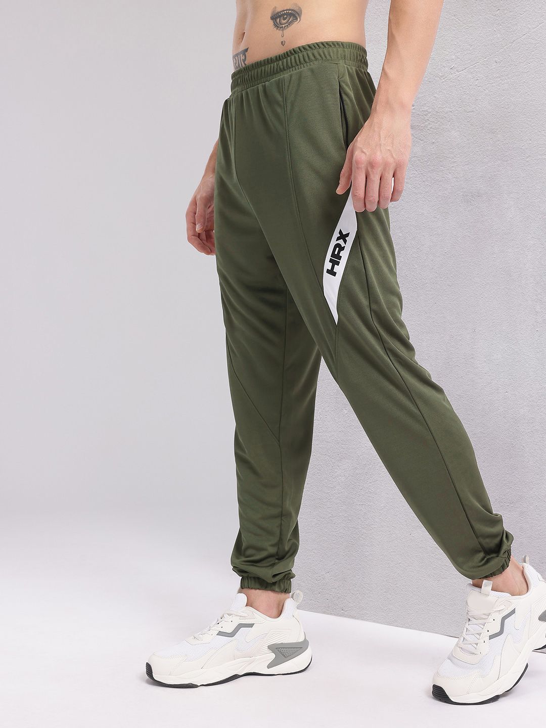 HRX by Hrithik Roshan Men Printed Detail Rapid-Dry Training Joggers