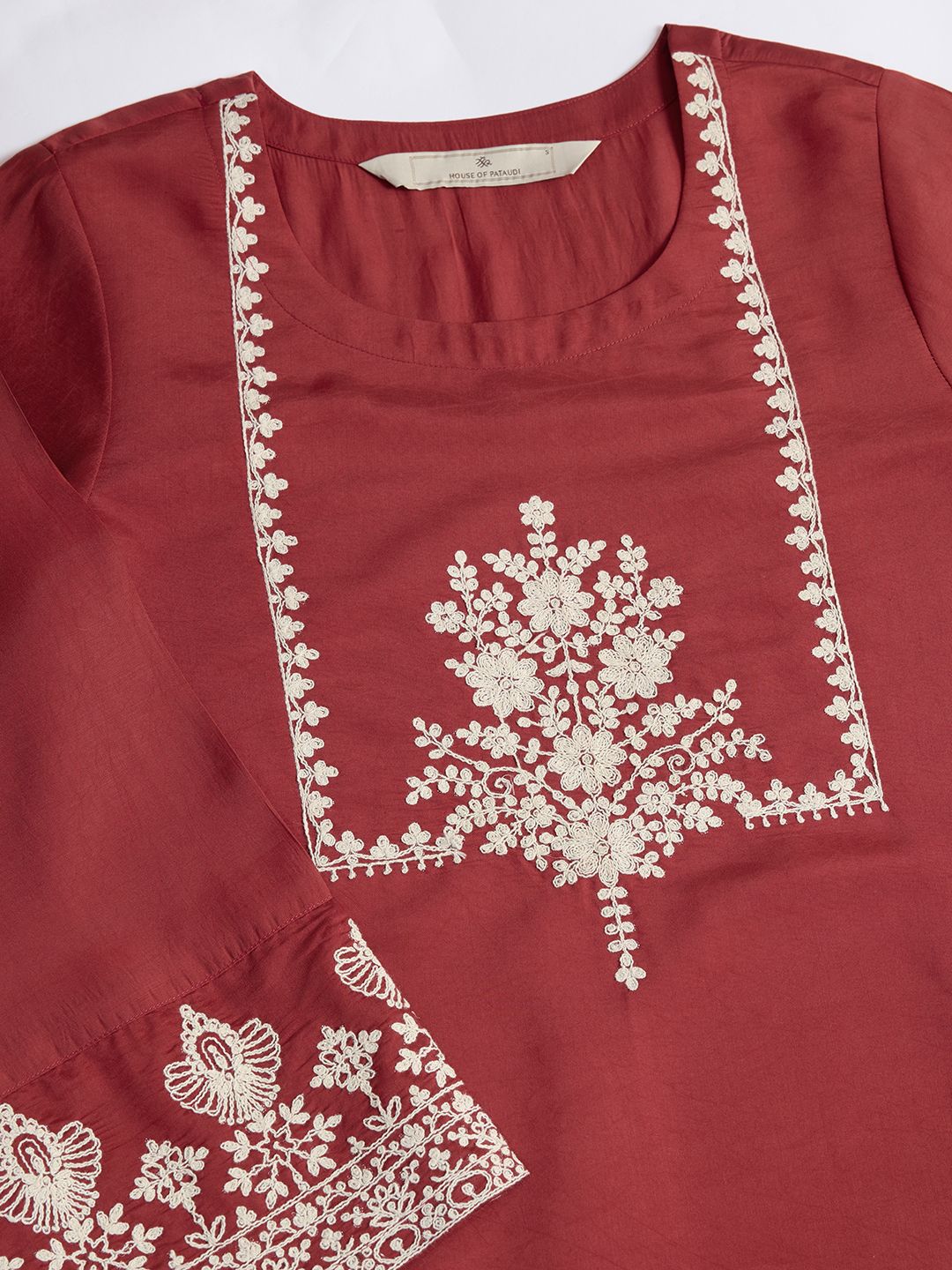 House of Pataudi Floral Embroidered Flared Sleeves Round Neck Straight Kurta With Trouser