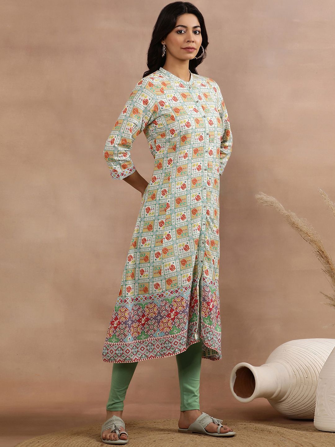 W Ethnic Motifs Printed Mandarin Collar A-Line Kurta With Legging