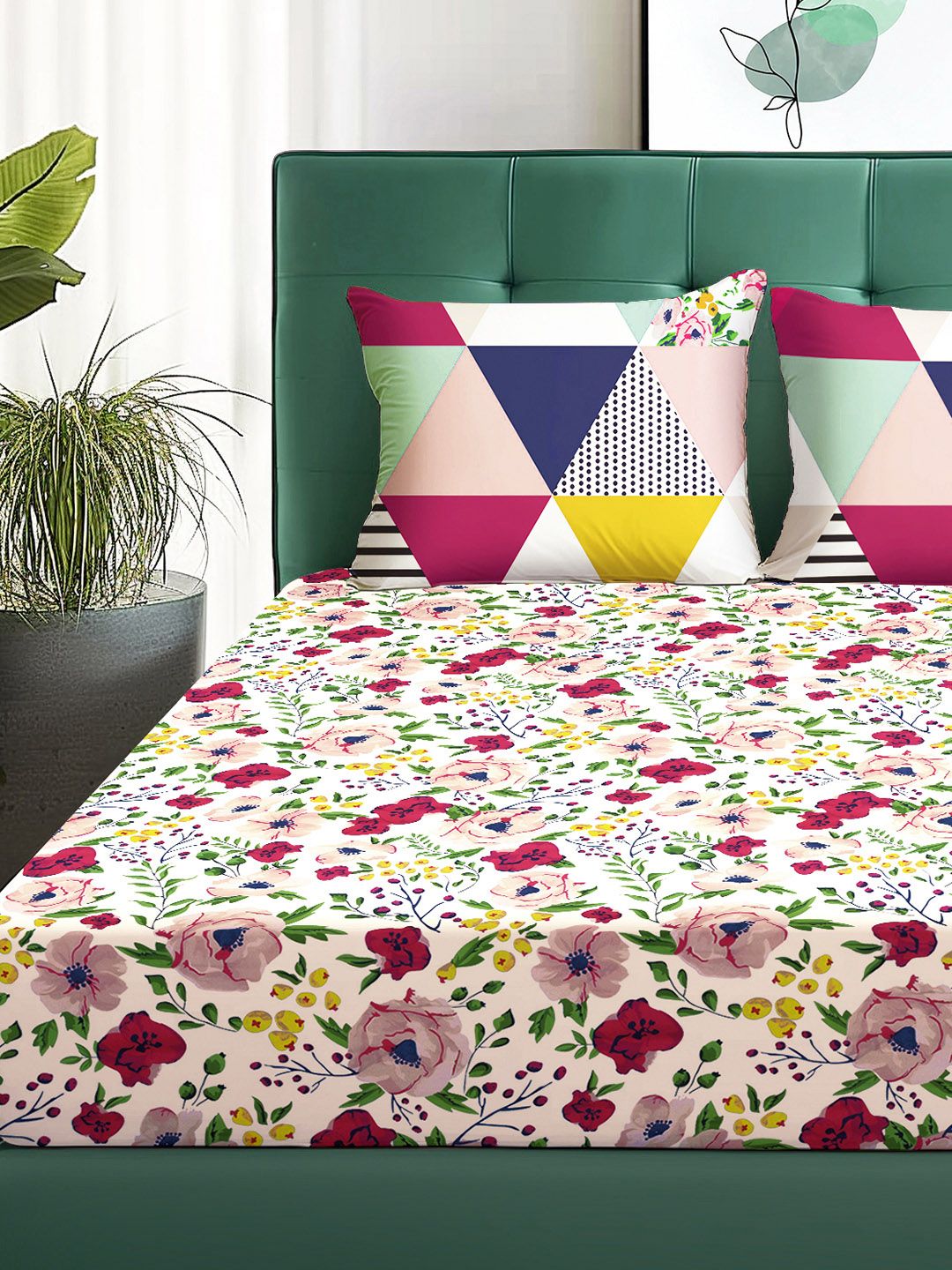 Story@home  Arena White & Purple Floral Printed 180 TC Queen Bedsheet & 2 Pillow Covers