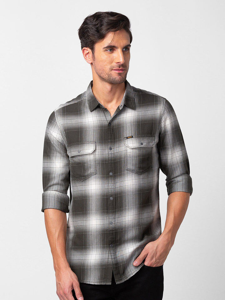 SPYKAR Men Slim Fit Checked Casual Shirt