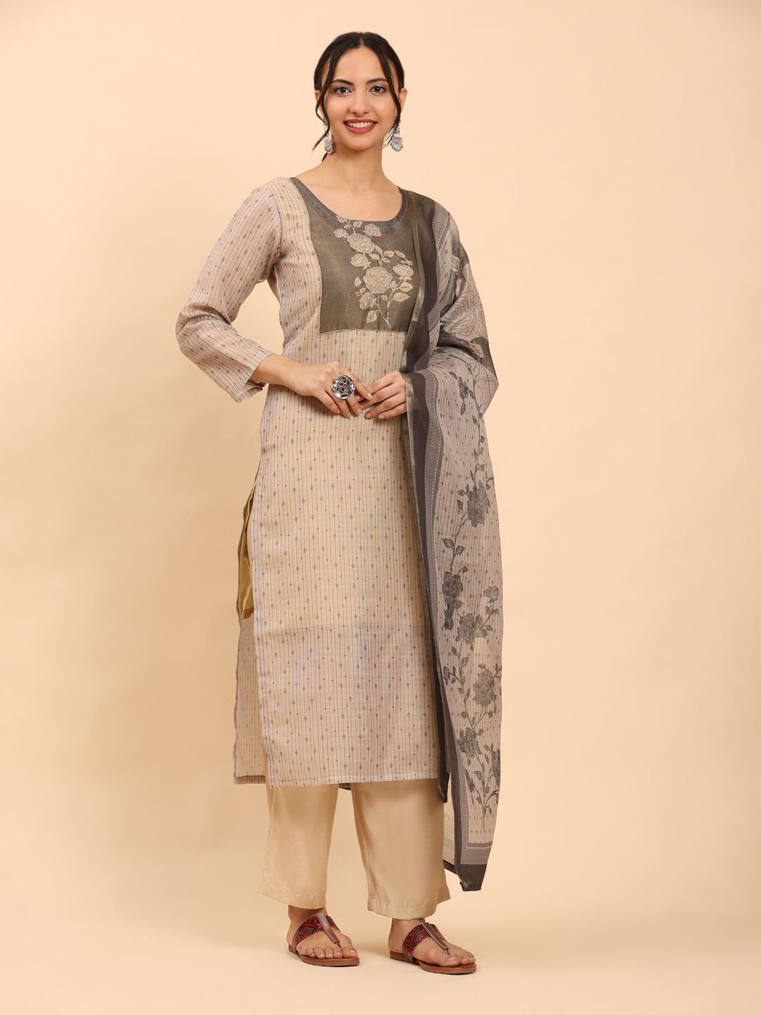 Mamicha Women Beige Elegance Set Kurta Klasik Tidak Berjahit