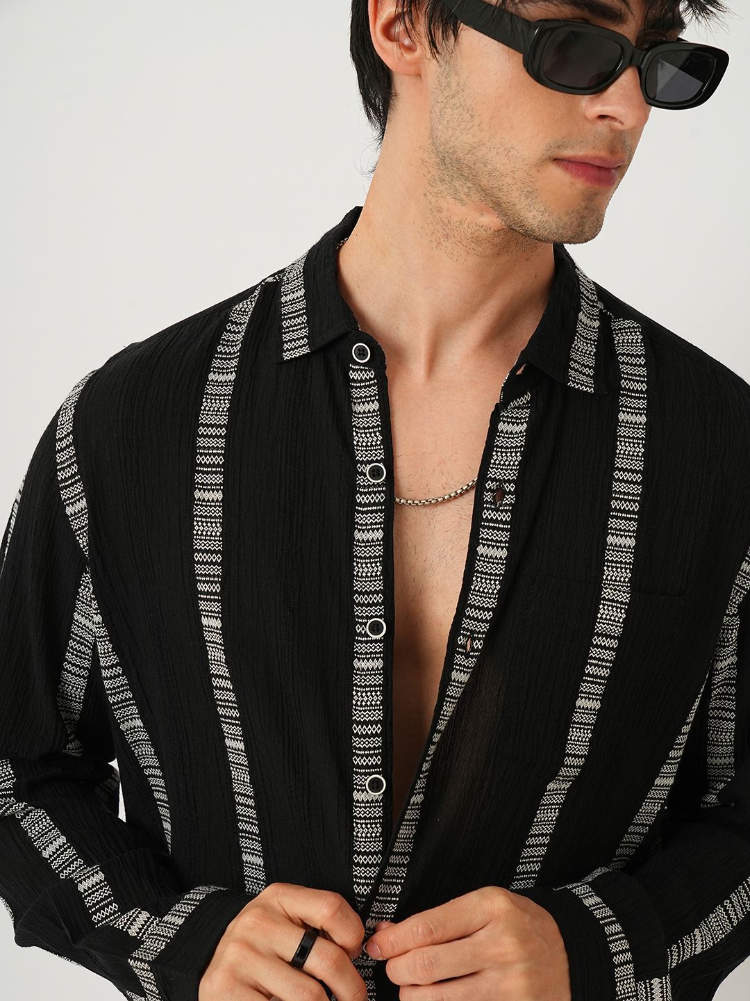 VASTRADO Men Classic Cutaway Collar Vertical Striped Cotton Slim Fit Casual Shirt