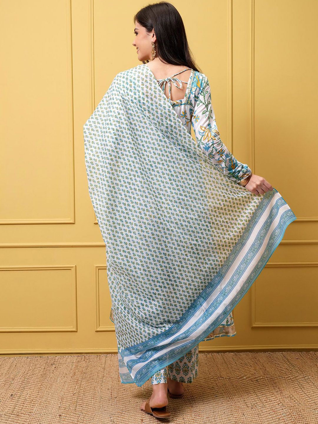 Vishudh Women Floral Printed Regular Pure Cotton Kurta with Trousers & With Dupatta