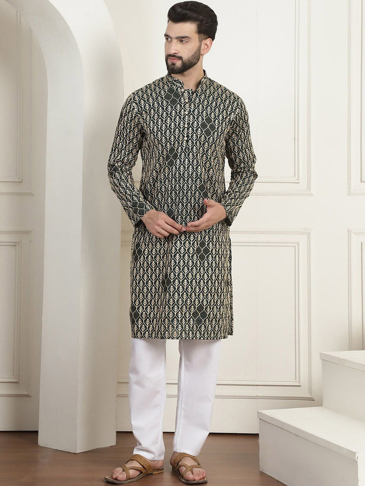 SOJANYA Floral Embroidered Mandarin Collar Pure Cotton Straight Kurta