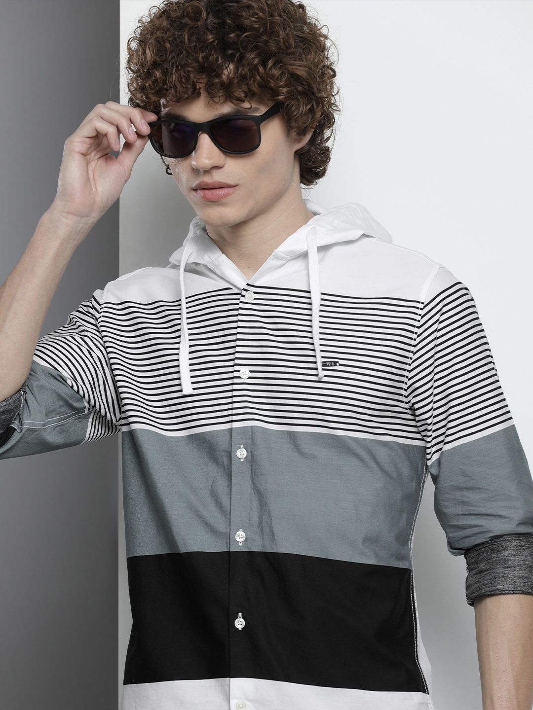 The Indian Garage Co Men Pure Cotton White & Grey Horizontal Striped Casual Shirt