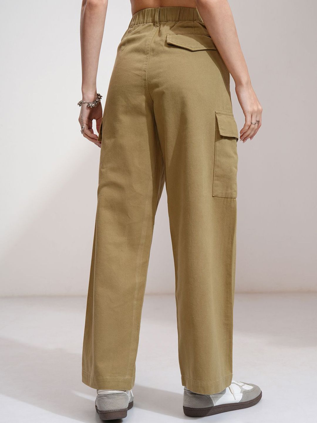 Tokyo Talkies Women Solid Pure Cotton Straight Fit Cargo Pants