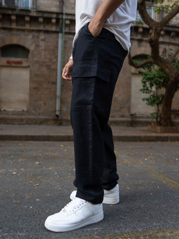 Powerlook Men Black Cotton Contrast Cargo Pant