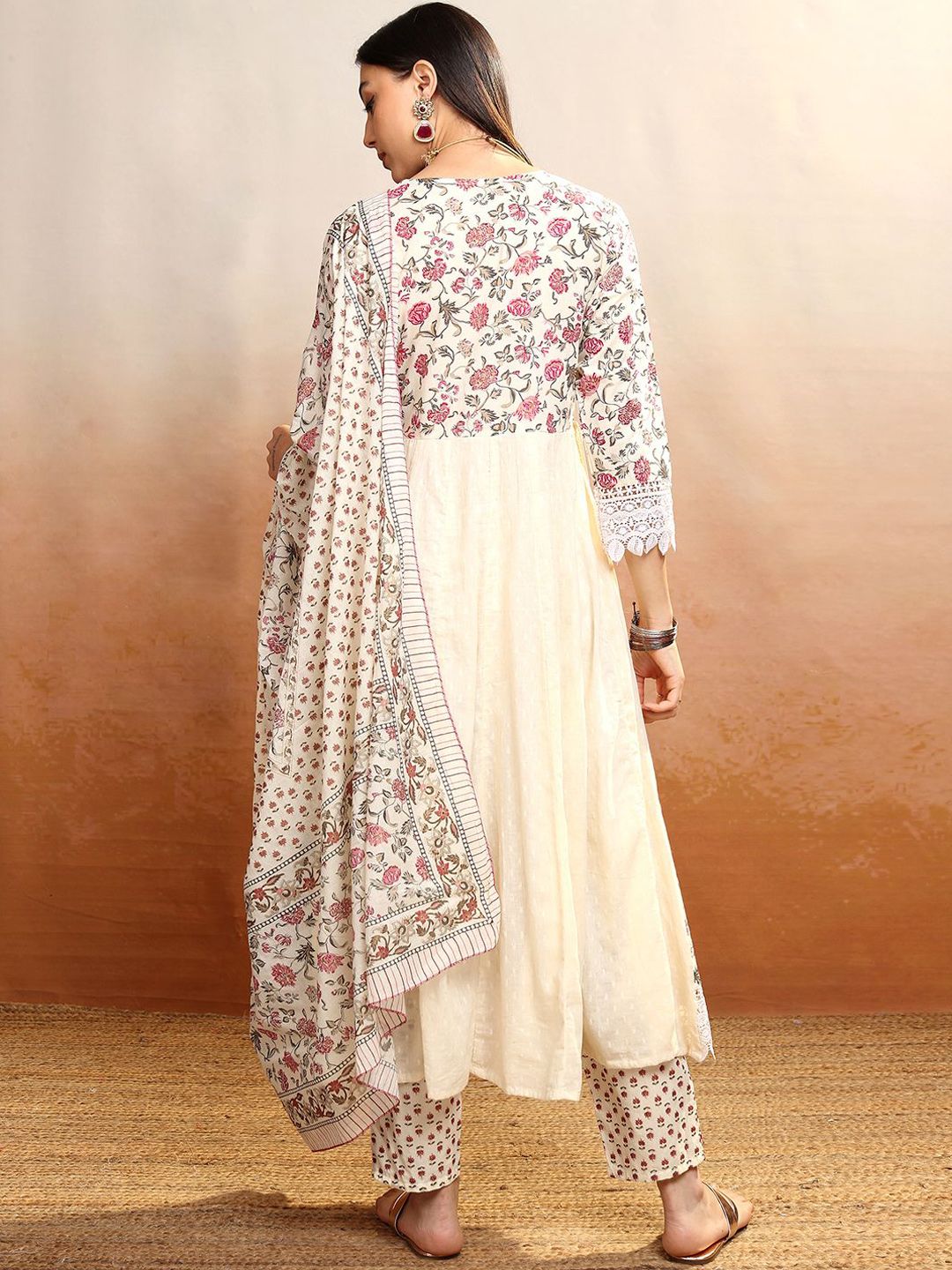 Vishudh Women Floral Printed Regular Pure Cotton Kurta with Trousers & With Dupatta