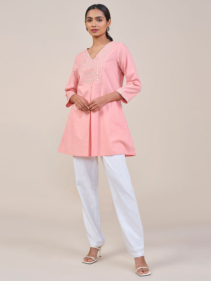 Global Desi Women Cotton V Neck Pink Tunic