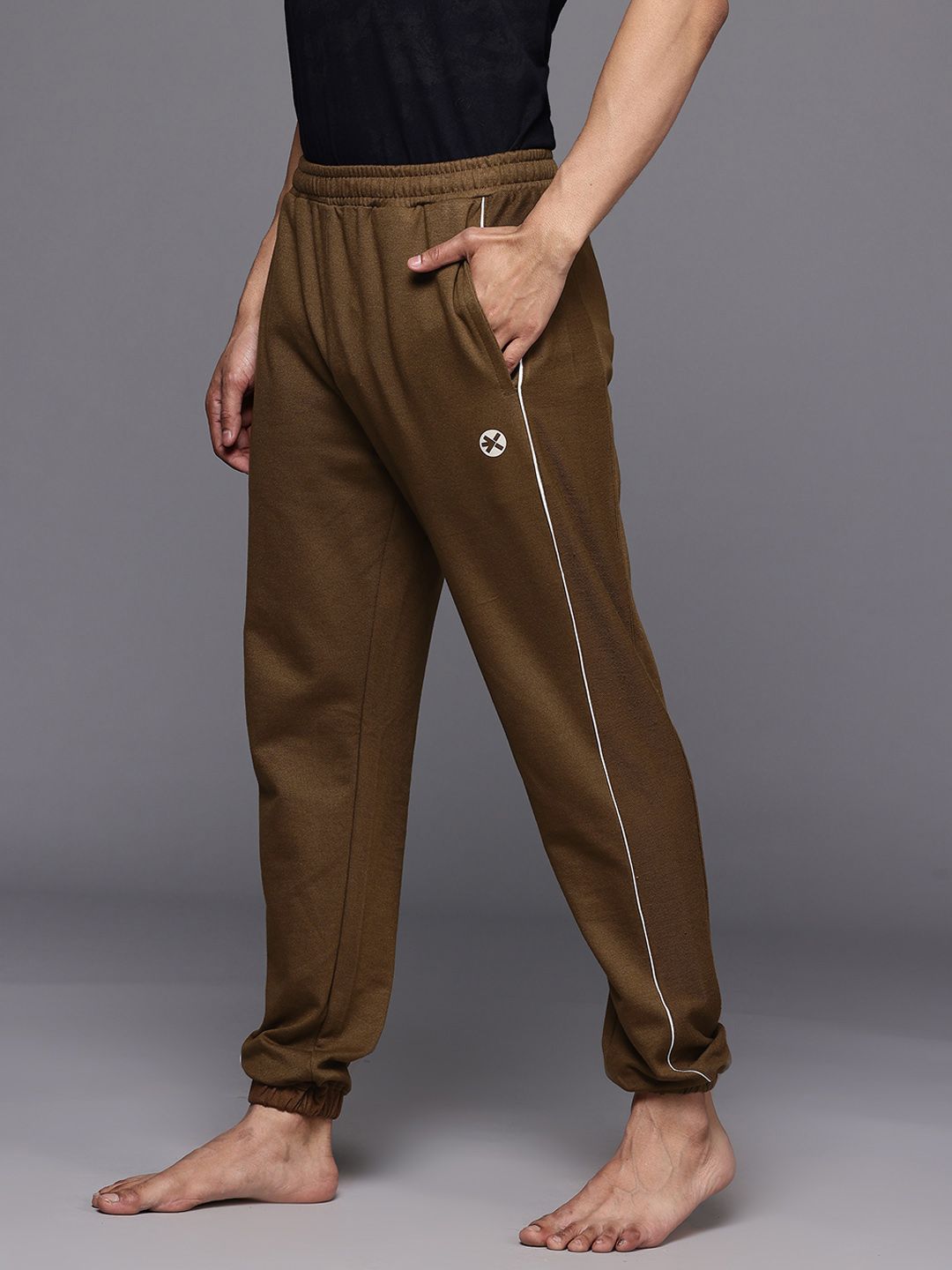 HRX by Hrithik Roshan Men Contrast Piping Detailed Yoga Joggers
