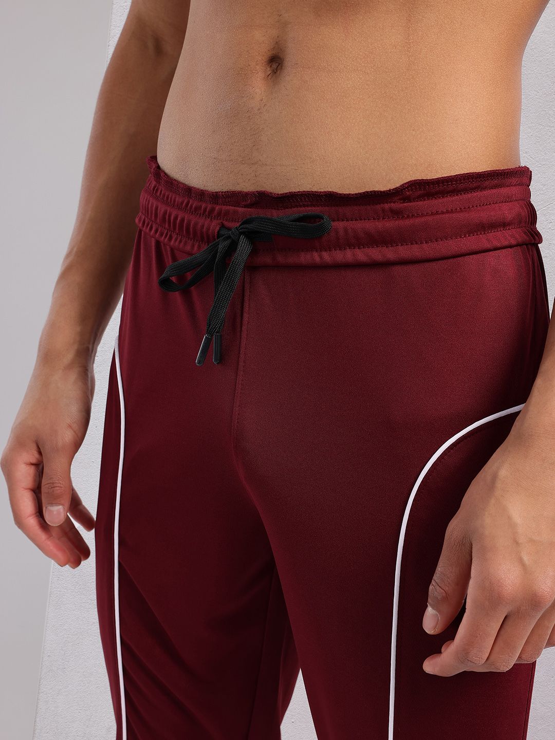 HRX by Hrithik Roshan Men Mid-Rise Rapid-Dry Training Joggers with Contrast Piping