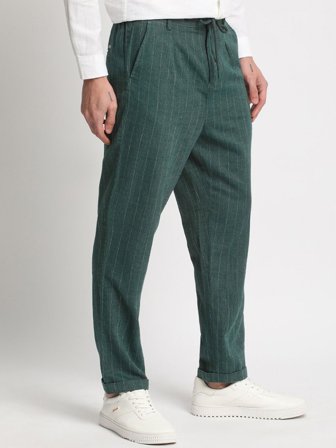 THE BEAR HOUSE Men Striped Tapered Fit Pleated Mid-Rise Trousers