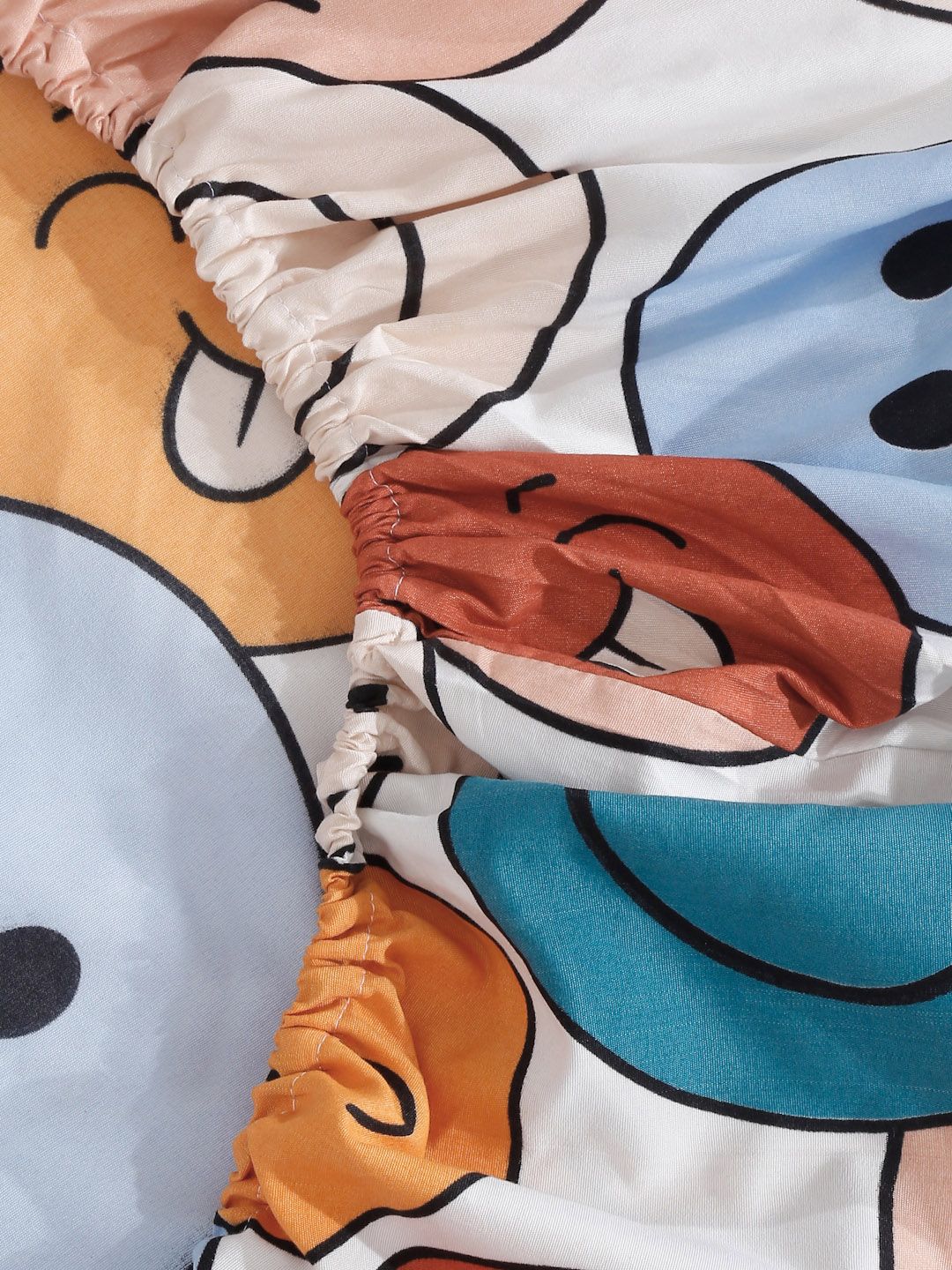 KLOTTHE White & Blue Cartoon Characters 300 TC Fitted King Bedsheet with 2 Pillow Covers