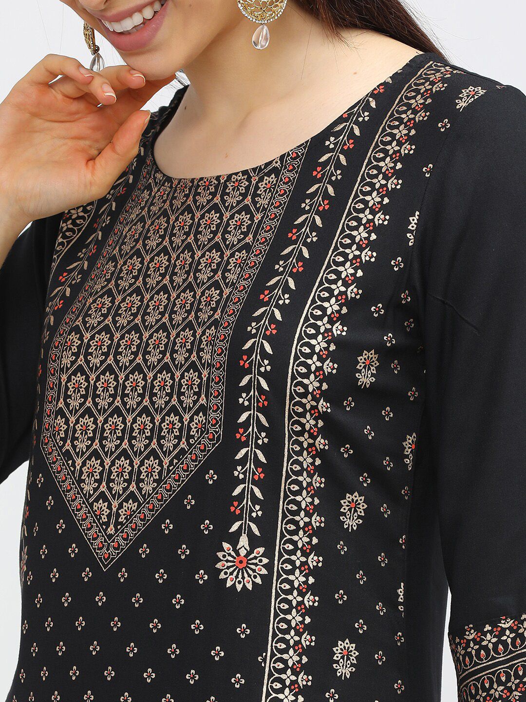 Vishudh Women Black & Gold-Coloured Ethnic Motifs Printed Kurta with Trousers