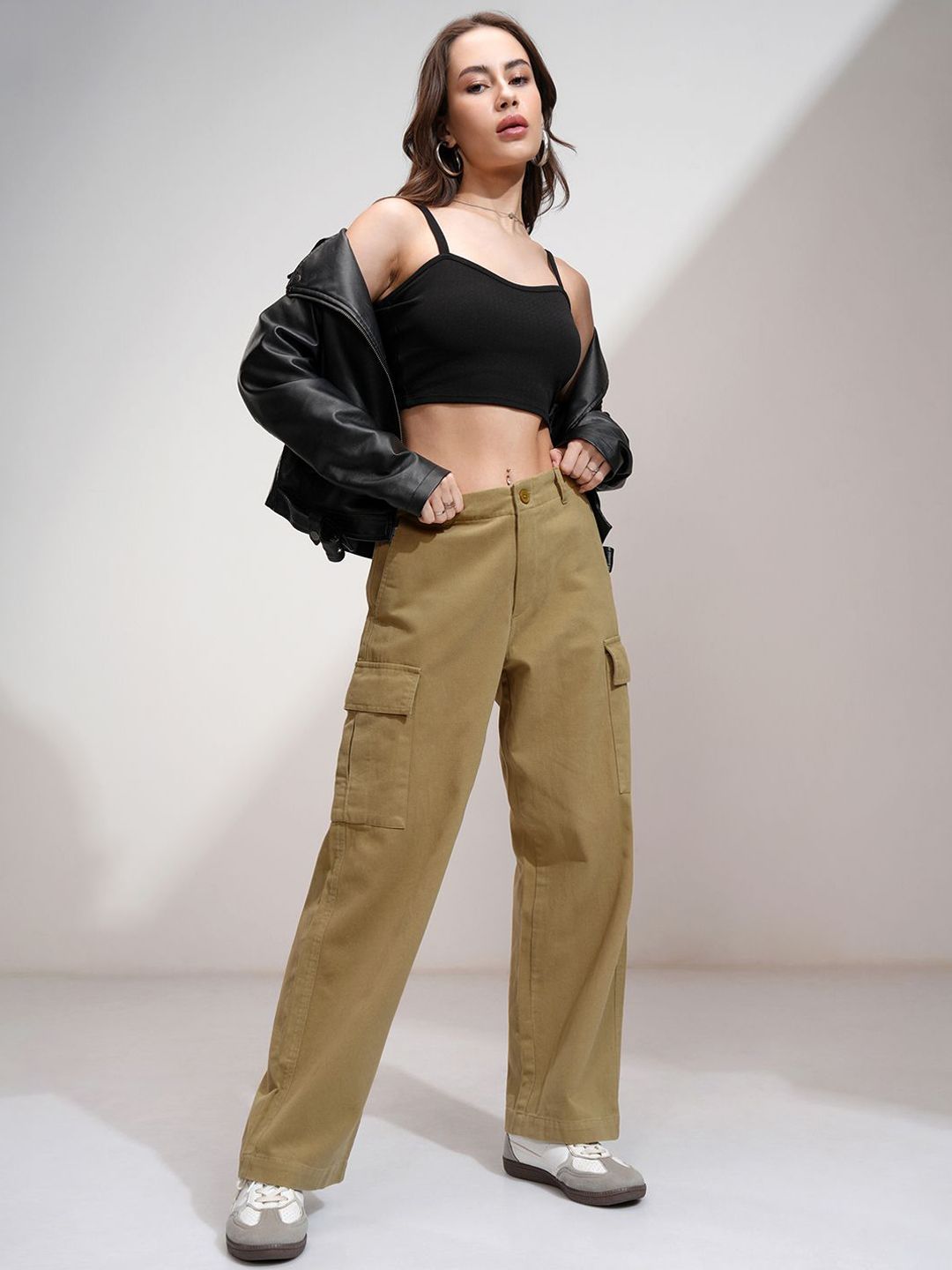 Tokyo Talkies Women Solid Pure Cotton Straight Fit Cargo Pants