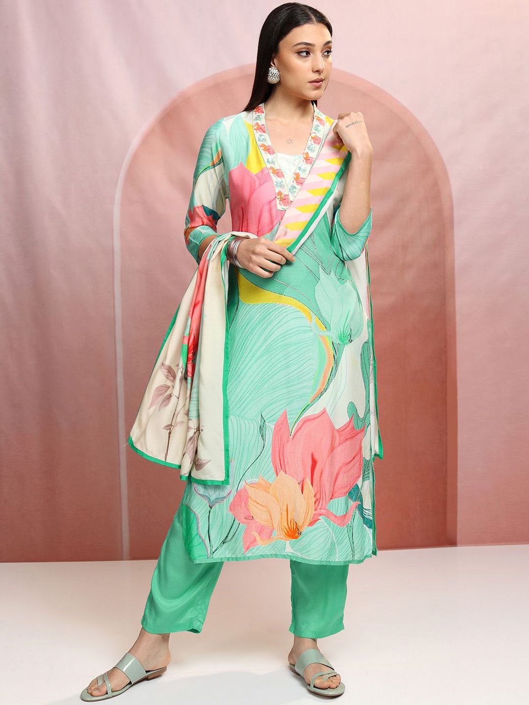 Vishudh Green Floral Printed V-Neck Straight Kurta With Trousers & Dupatta