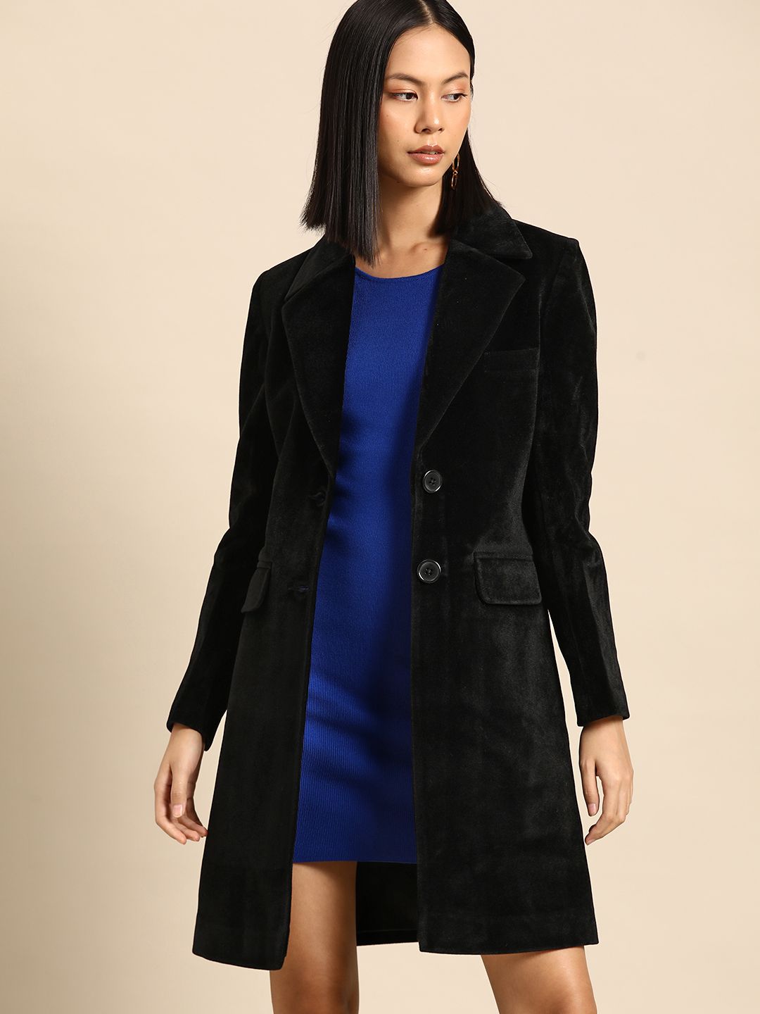 Semua Mengenai Longline Velvet Overcoat
