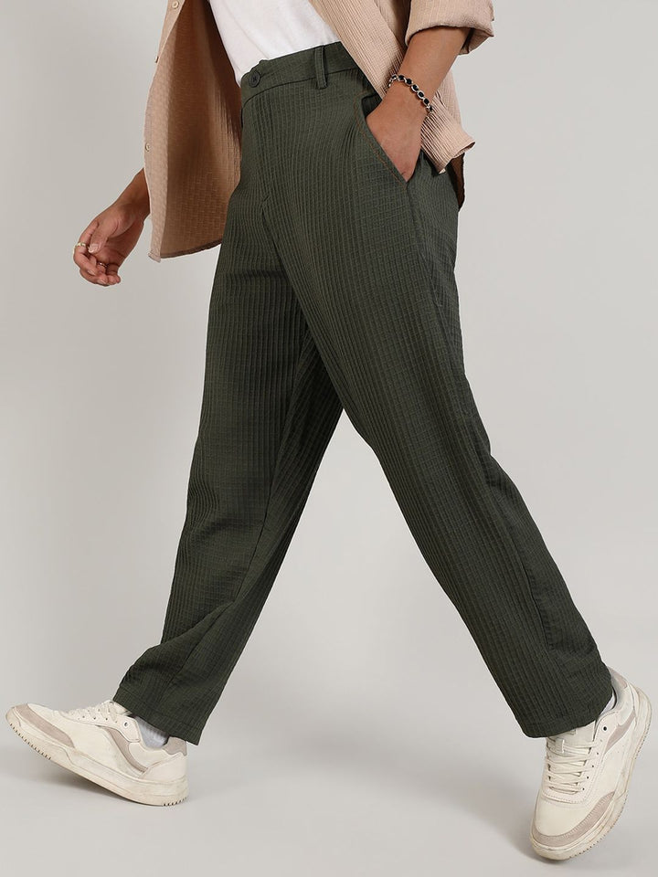 Campus Sutra Men Comfort Mid-Rise Plain Chinos Trousers