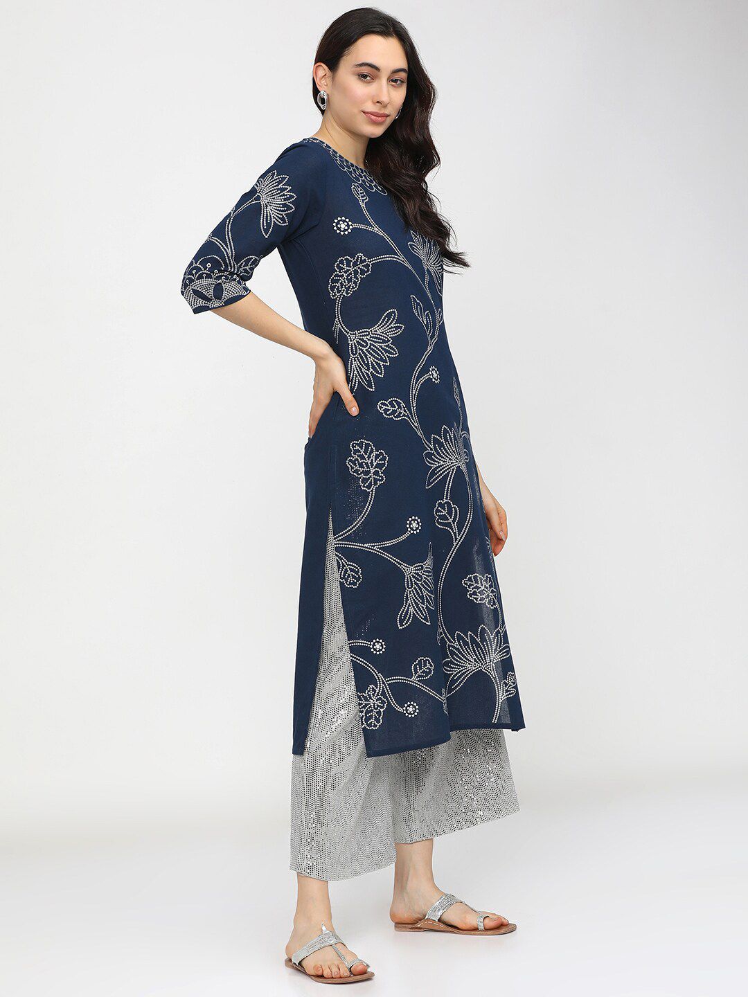 Vishudh Women Navy Blue Paisley Printed Keyhole Neck Kurta
