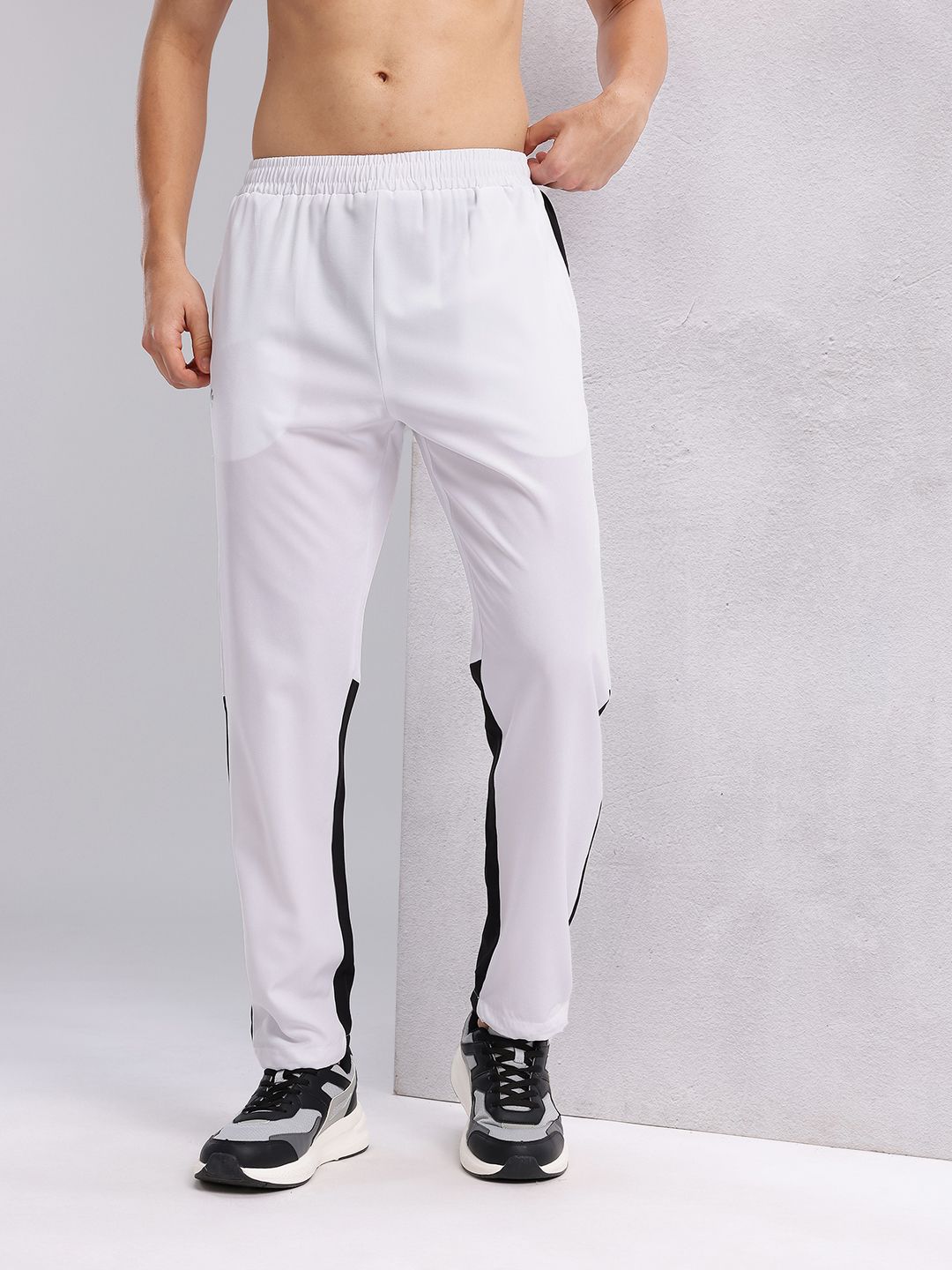 HRX by Hrithik Roshan Men Contrast Panel Running Joggers