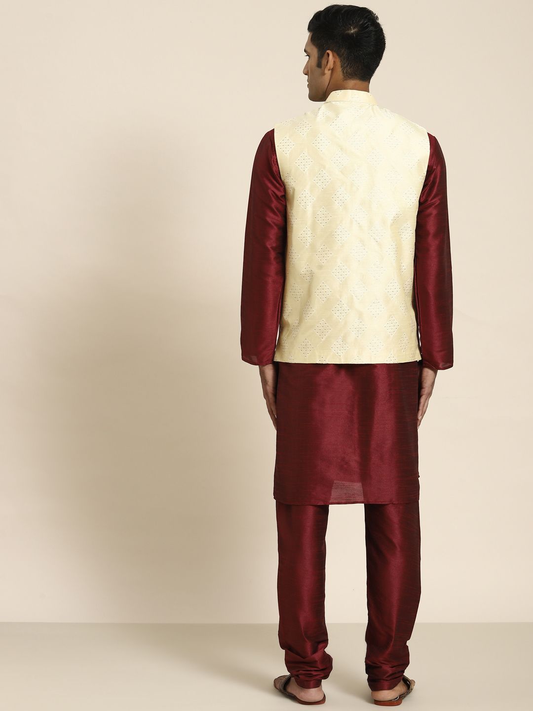SOJANYA Men Maroon Kurta with Churidar
