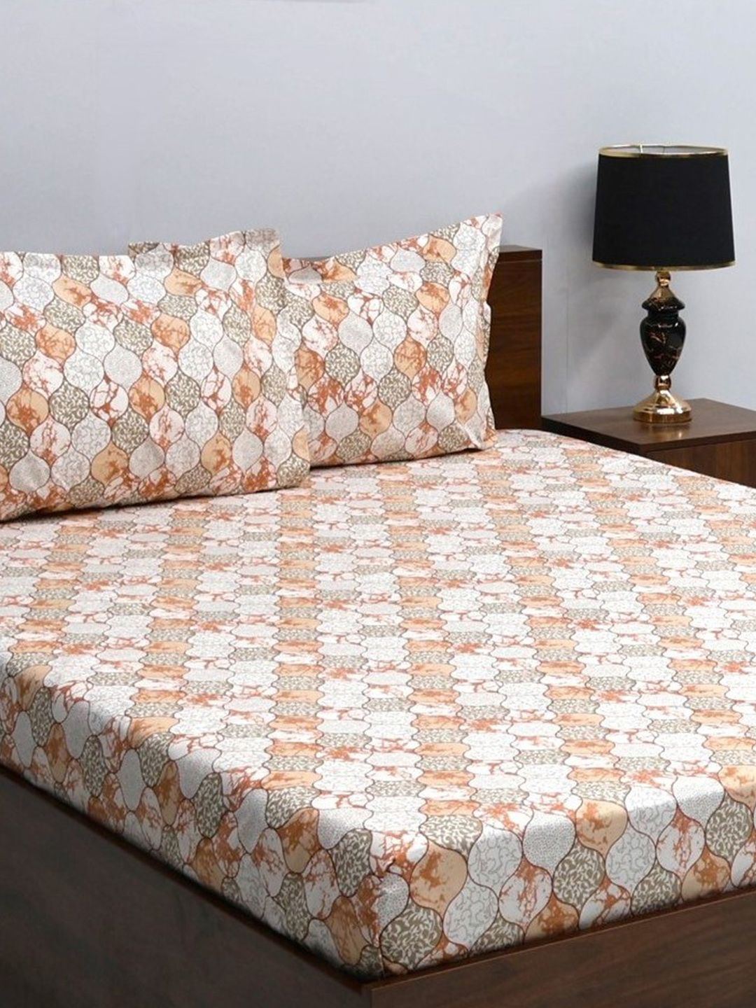 BOMBAY DYEING White & Grey Floral 160 TC Queen Bedsheet With 2 Pillow Covers